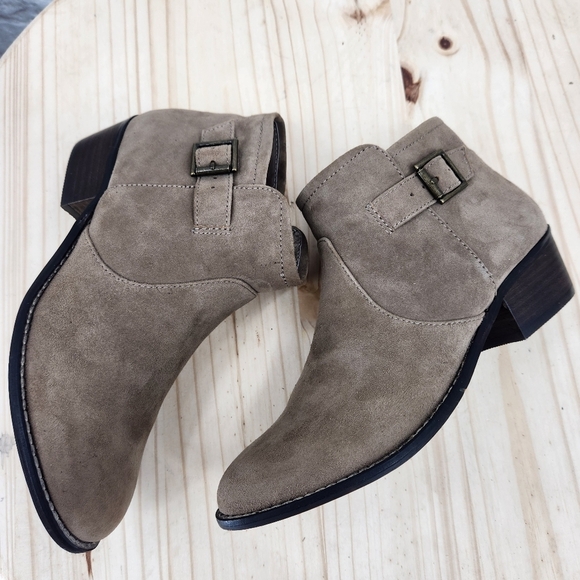 Steve Madden Prizzze Suede Ankle Block Heel Boots Taupe 7.5 - Picture 8 of 15